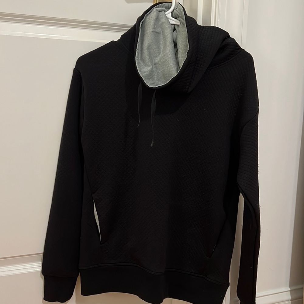 Under Armor Funnel Neck Quilted Sweatshirt